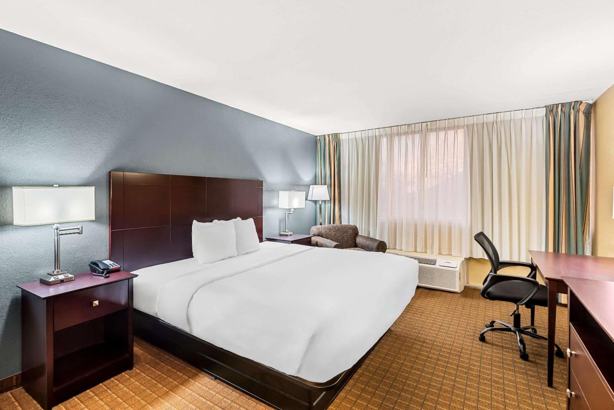 Quality Inn Форт-Додж Экстерьер фото