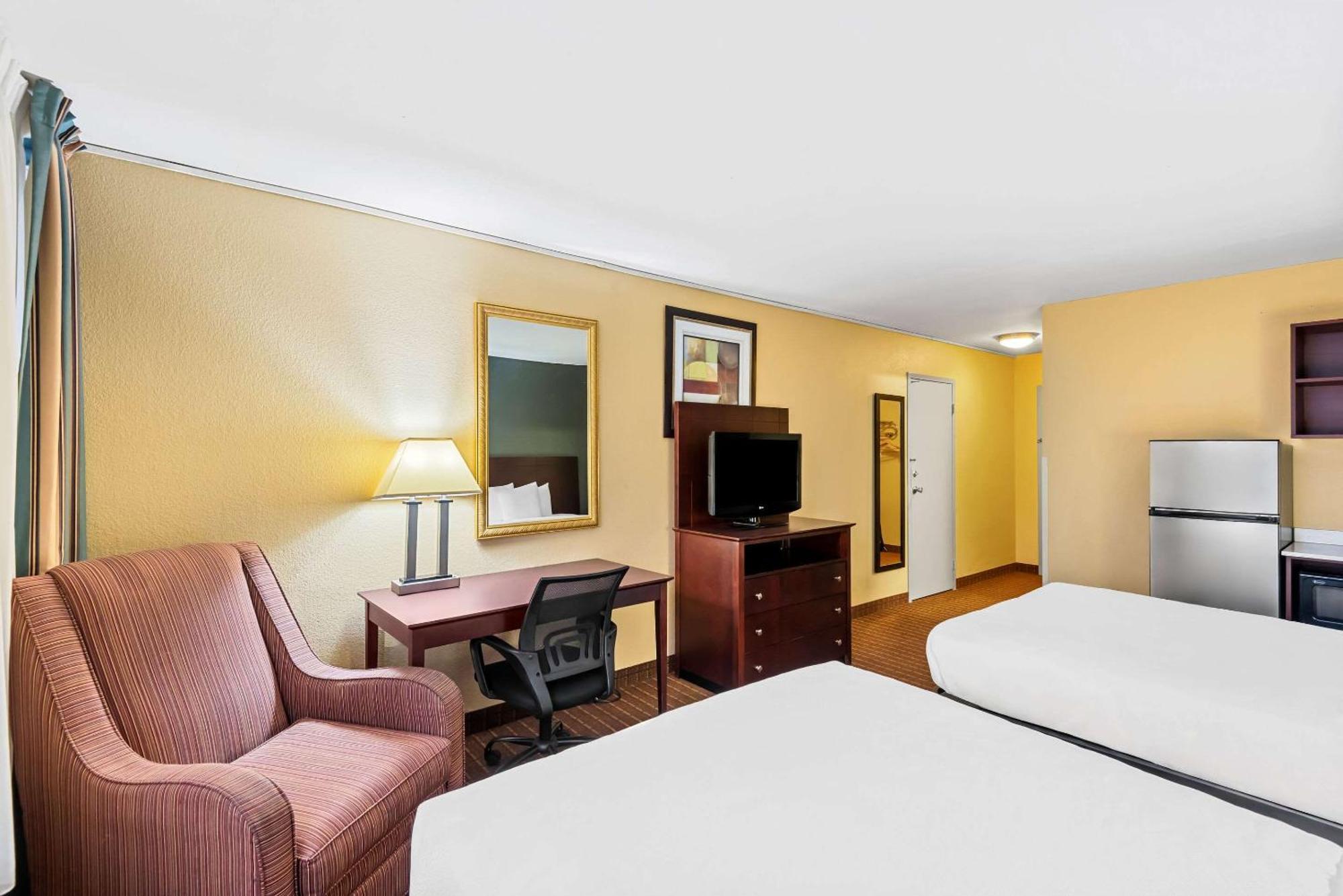 Quality Inn Форт-Додж Экстерьер фото
