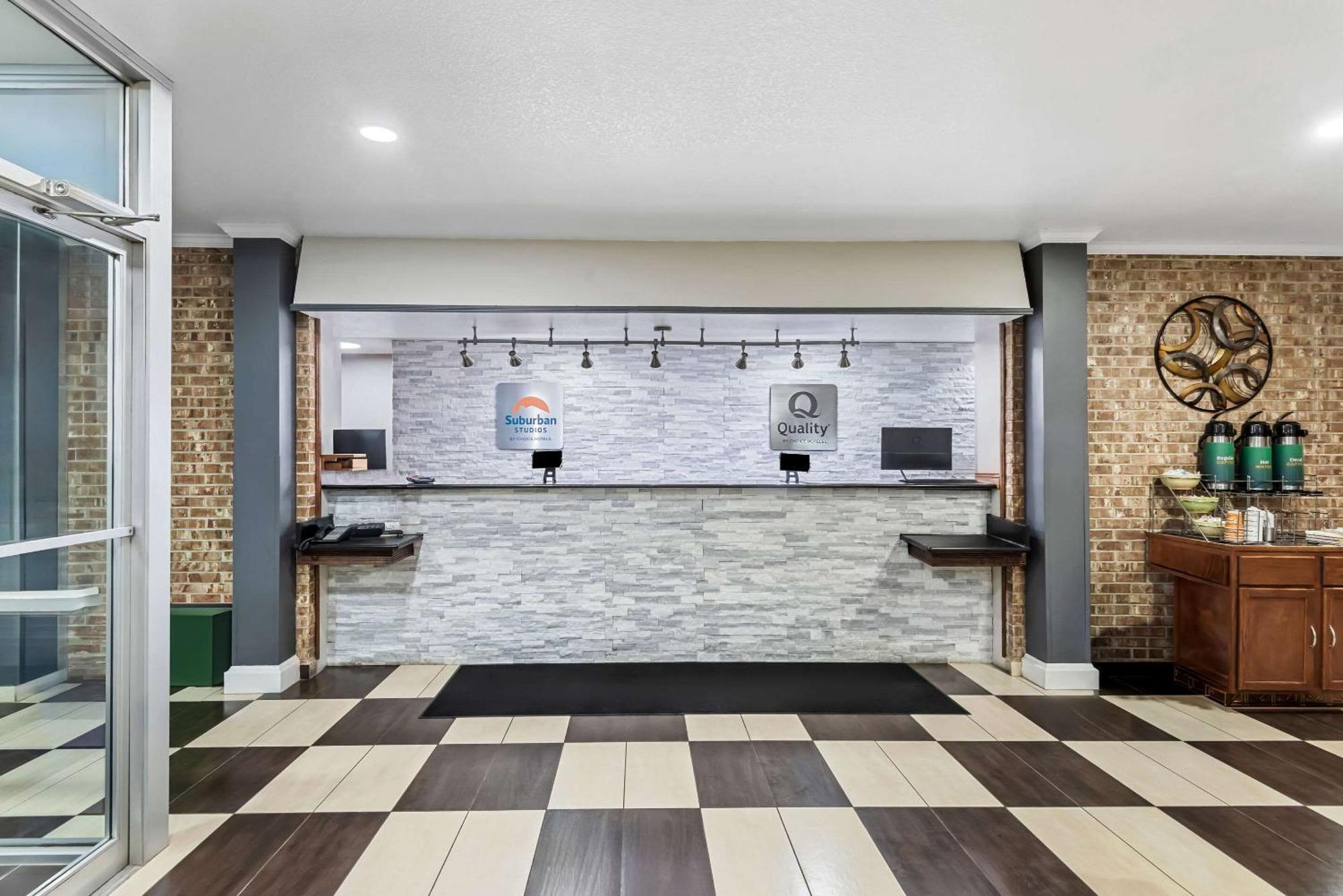 Quality Inn Форт-Додж Экстерьер фото